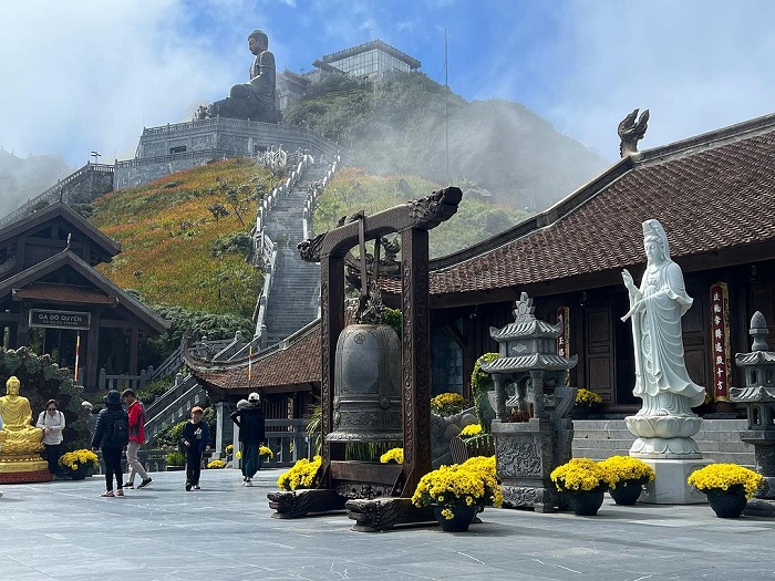 Kim Sơn Bảo Thắng là ngôi chùa trên núi ở Việt Nam đẹp bốn mùa