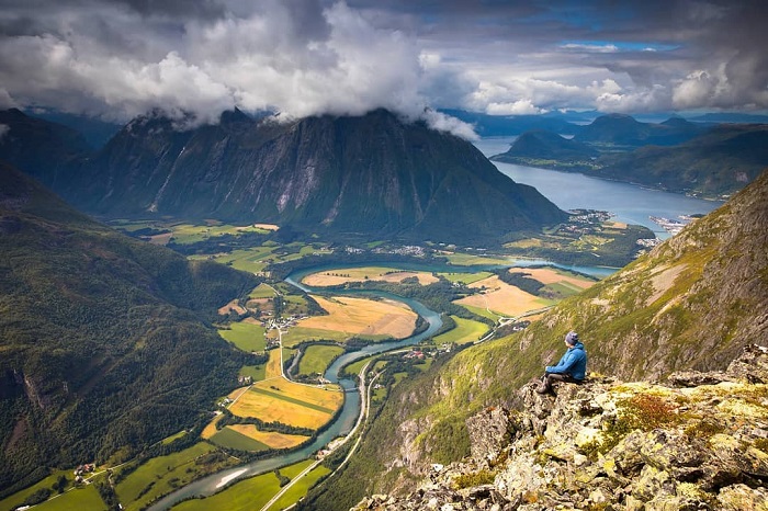 Romsdal cũng là thung lũng đẹp ở châu Âu nằm tại Na Uy