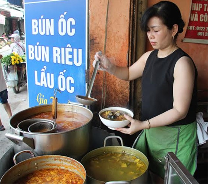 Hanoi cold snail noodle shop - Ba Luong