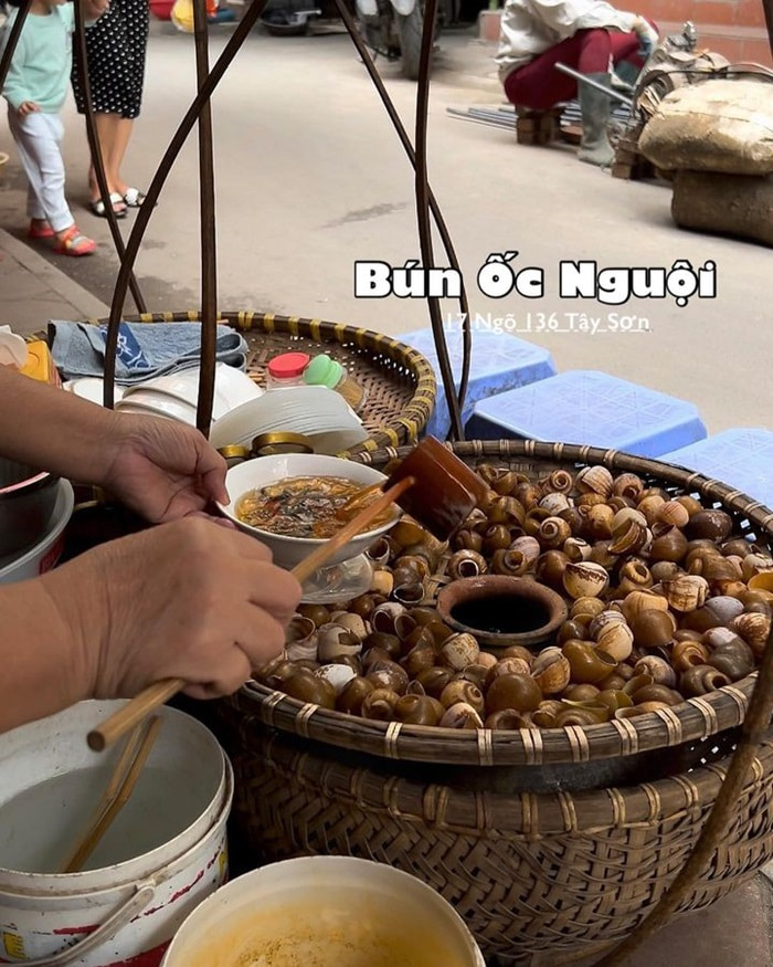 Hanoi cold snail noodle shop - Co Bau