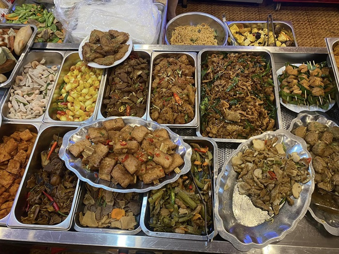 Delicious vegetarian restaurant in Hai Phong - Huong Sen Vegetarian Restaurant