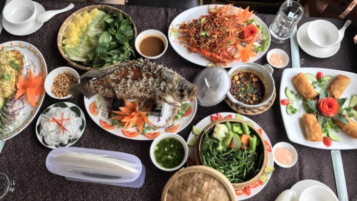 Delicious seafood restaurant in Hai Phong - Gia Pham restaurant