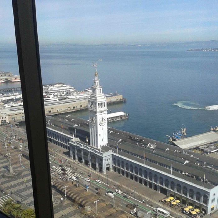 Tháp Ferry là tháp đồng hồ đẹp trên thế giới có view biển đẹp 