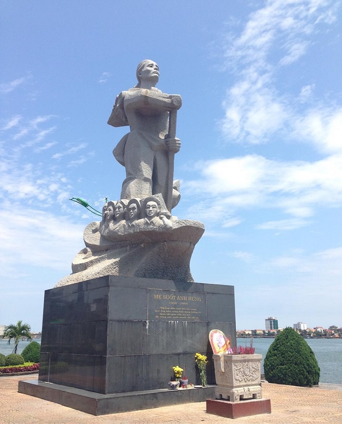 Mother Suot Monument is a historical tourist destination in Quang Binh that you should visit once 