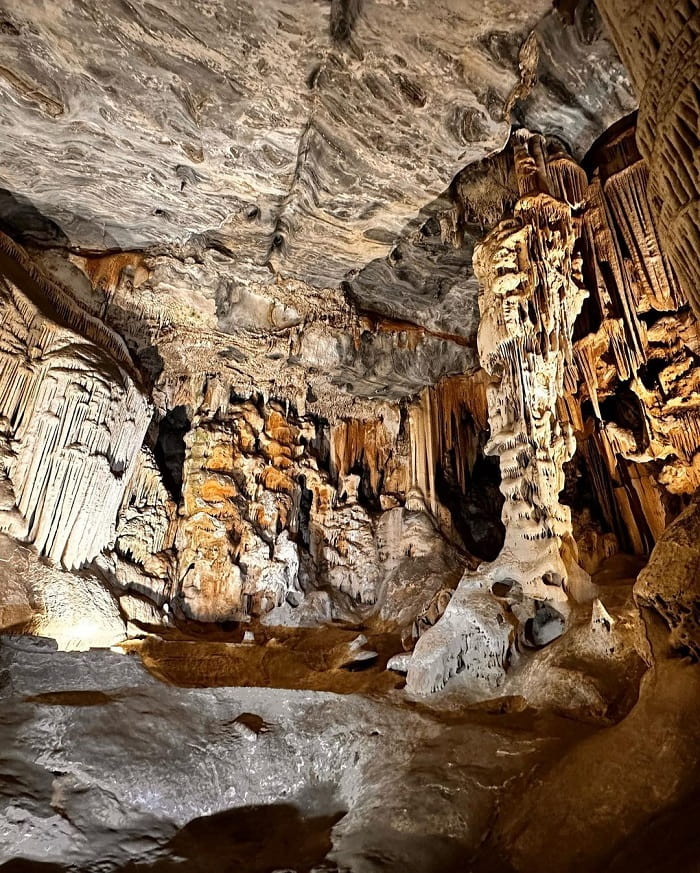 Vẻ đẹp của hang động Cango Nam Phi