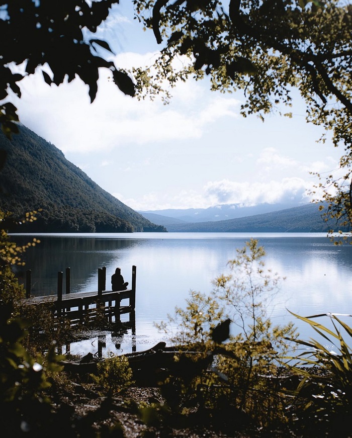 Vườn Quốc gia các hồ Nelson cung cấp các chuyến đi bộ đường dài và ngắn tuyệt vời.
