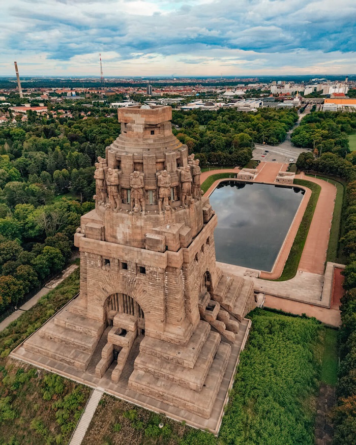 du lịch Leipzig - Völkerschlachtdenkmal - tượng đài nhìn từ trên cao.