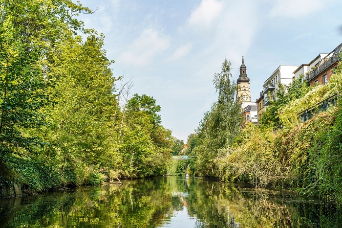 Từ mặt nước, du lịch Leipzig có thể được trải nghiệm theo một góc nhìn khác