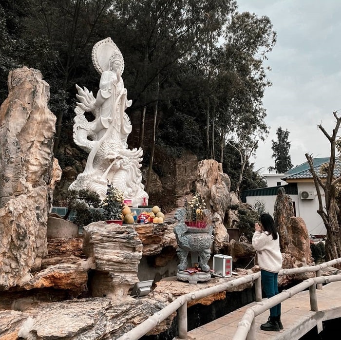 chùa Bụt Hải Tiến Thanh Hóa - chiêm bái