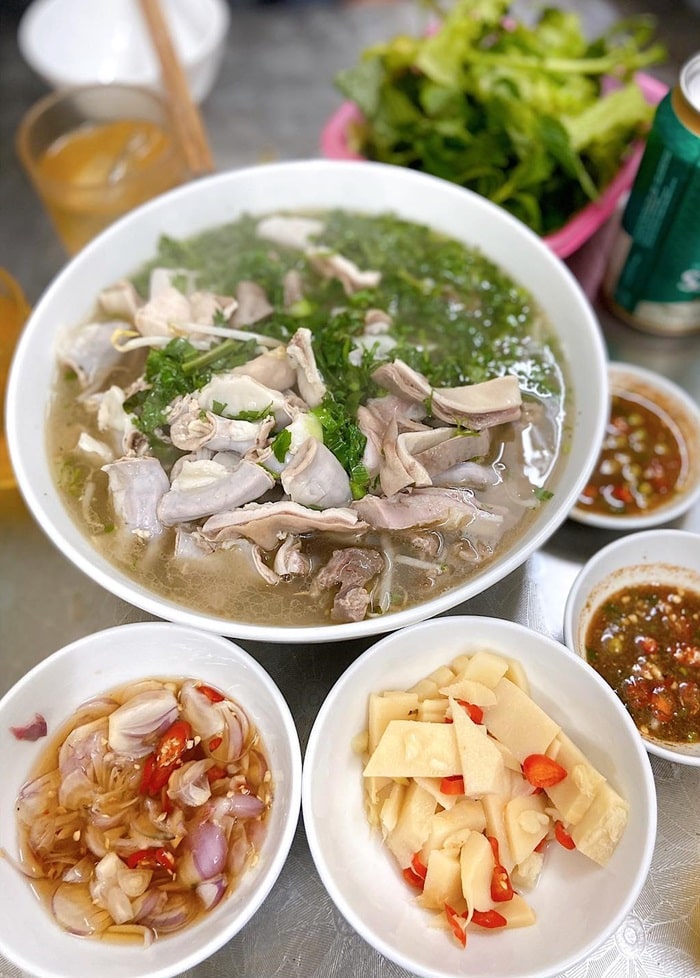 địa điểm ăn vặt tại Hạ Long - Quán ăn Lan Thư