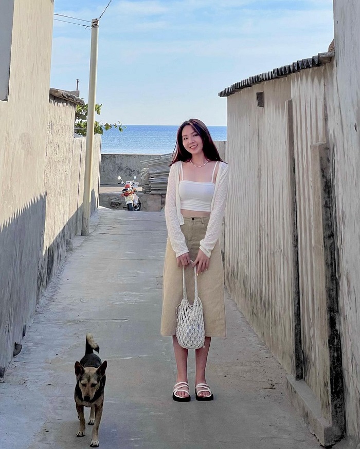 Khám phá những ngõ ngách của lành chài là hoạt động không nên bỏ lỡ ở làng chài Phú Long