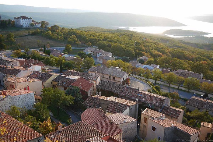 Ngôi làng Aiguines ở gần hẻm núi Verdon