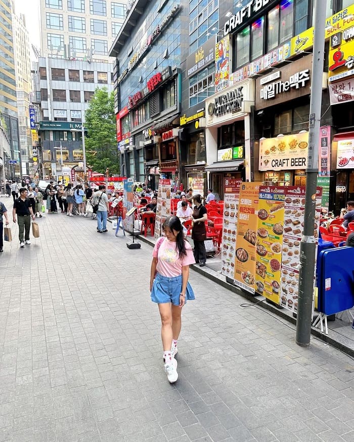 Sống ảo ở phố Myeongdong Seoul Hàn Quốc