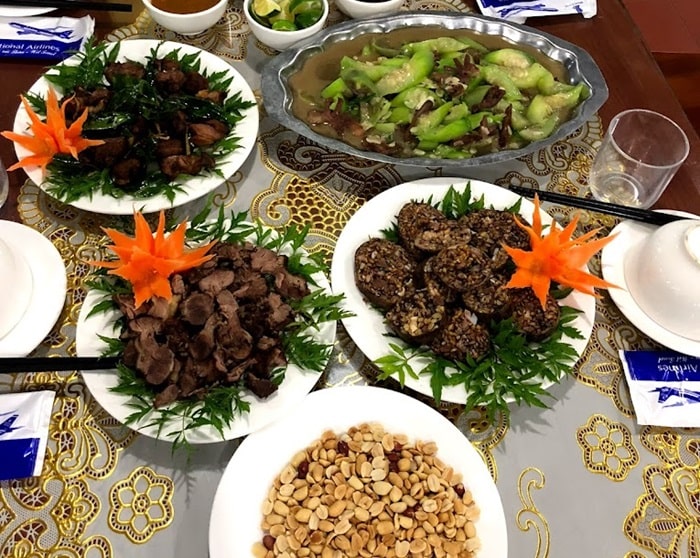 quán ăn ngon gần sân bay Vân Đồn - Nhà hàng Hương Biển