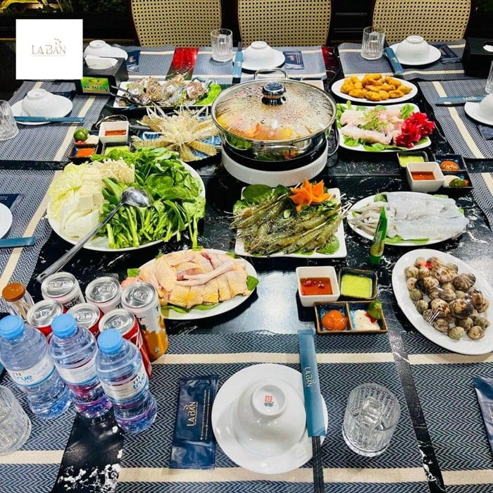 quán ăn ngon gần sân bay Vân Đồn - Nhà hàng La Bàn
