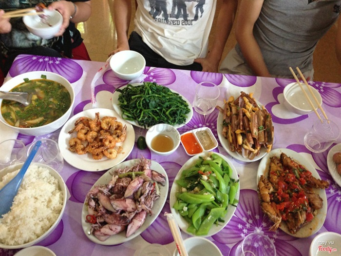 quán ăn ngon gần sân bay Vân Đồn - Nhà hàng Tuyên Tuyết
