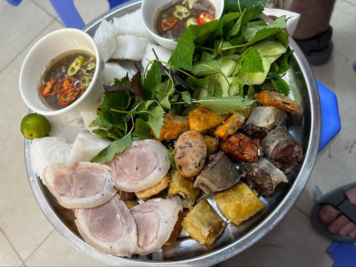 quán bún đậu ngon Hà Nội - Cô Hoa