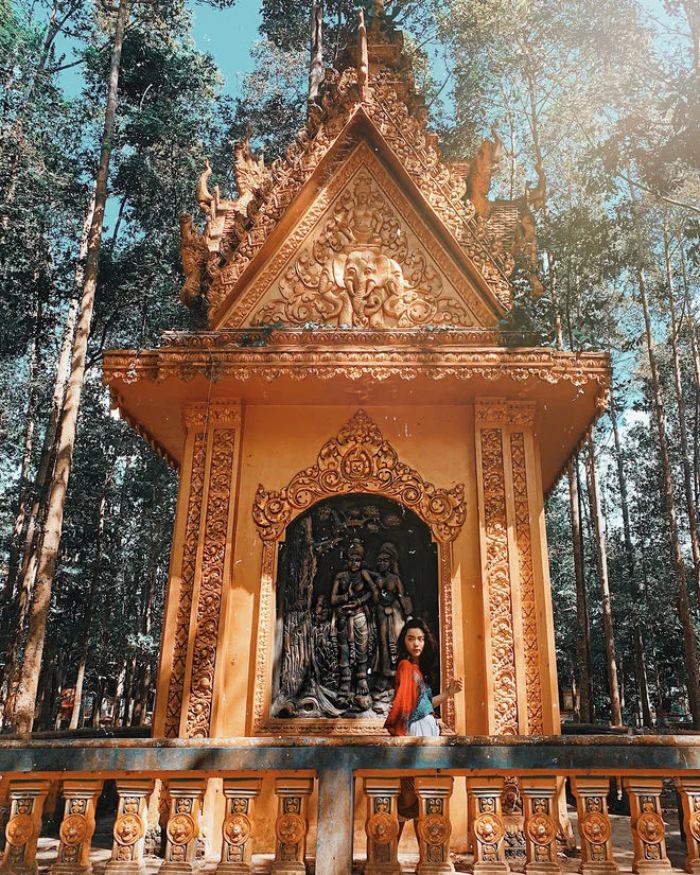 Lễ dâng y Kathina của người Khmer Chùa Dơi