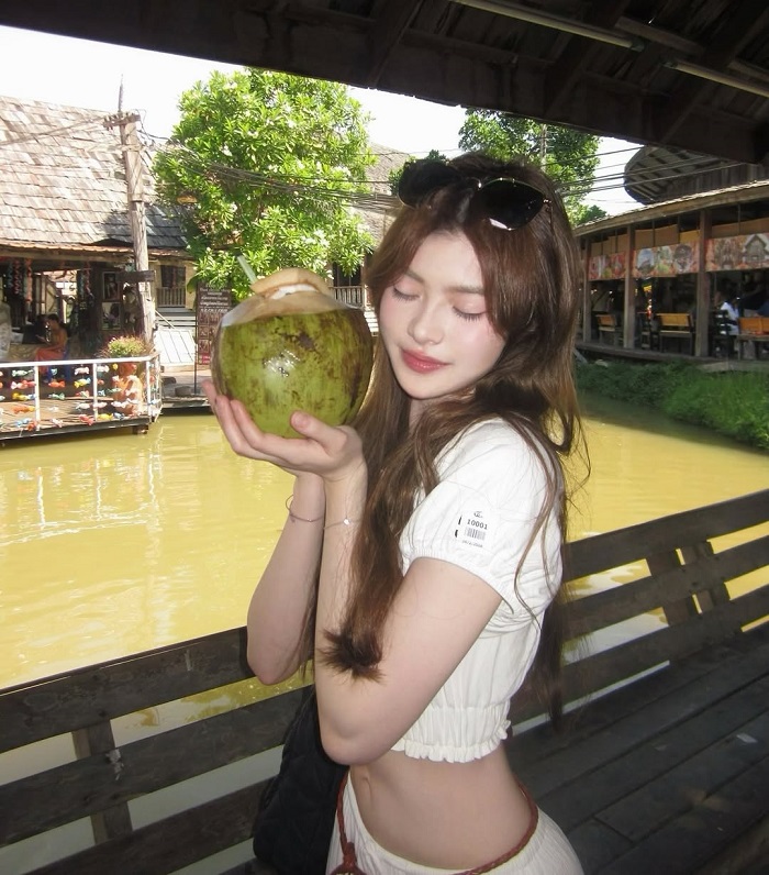 Check in chợ nổi Pattaya Thái Lan