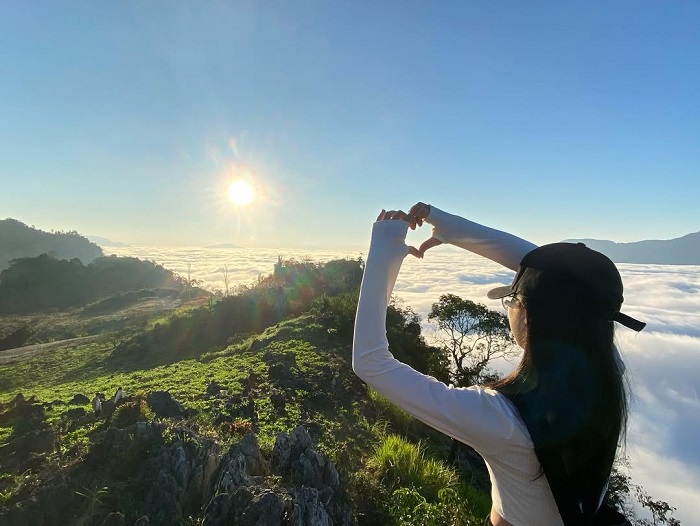 Đỉnh Pa Phách Mộc Châu là tọa độ không thể bỏ qua khi đi Mộc Châu