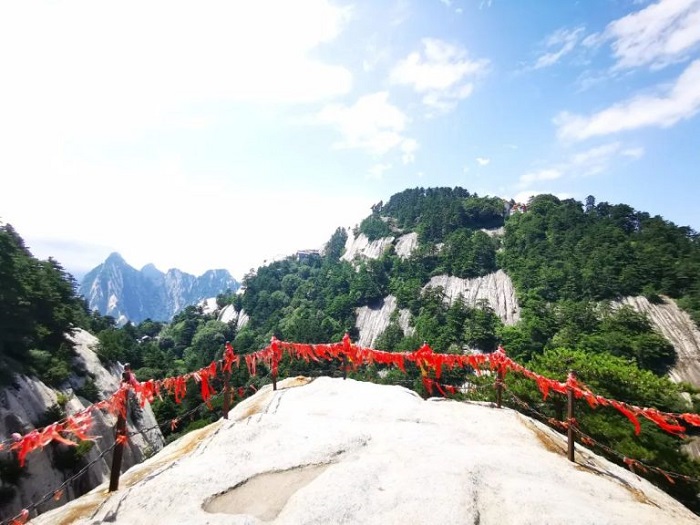 Đỉnh giữa ở núi Hoa Sơn Trung Quốc