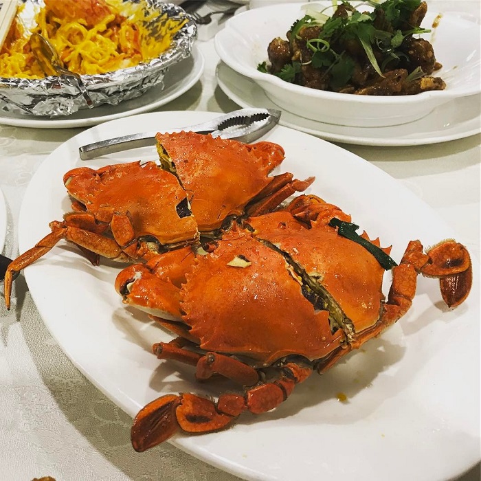 Ăn hải sản là hoạt động thú vị nên làm khi đến chợ Lei Yue Mun 