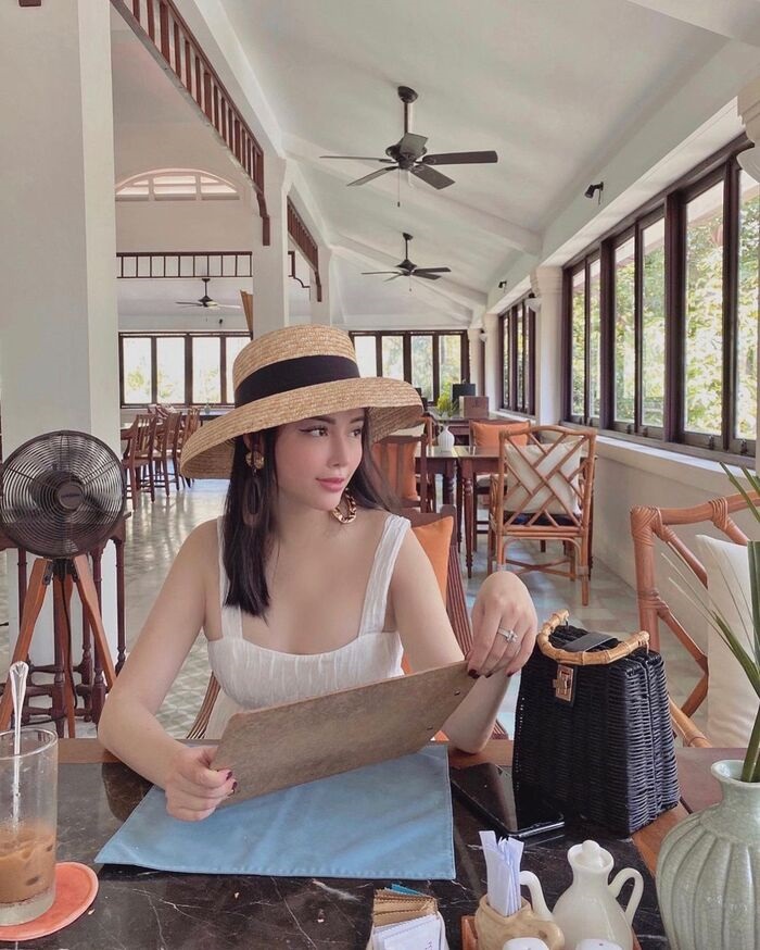  khách sạn gần mộ Cô Sáu - SaoConDor Hotel 