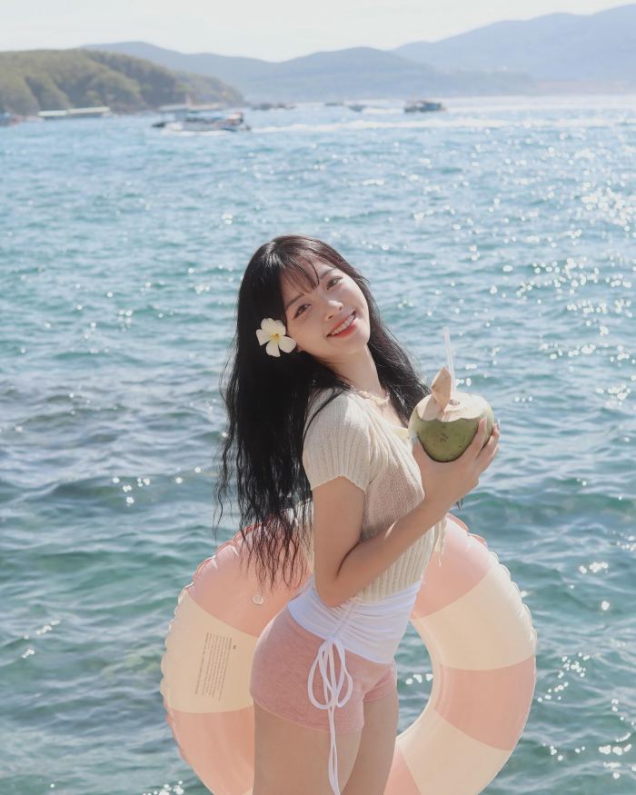 Hòn mun ở Mini Beach Hòn Miễu Nha Trang