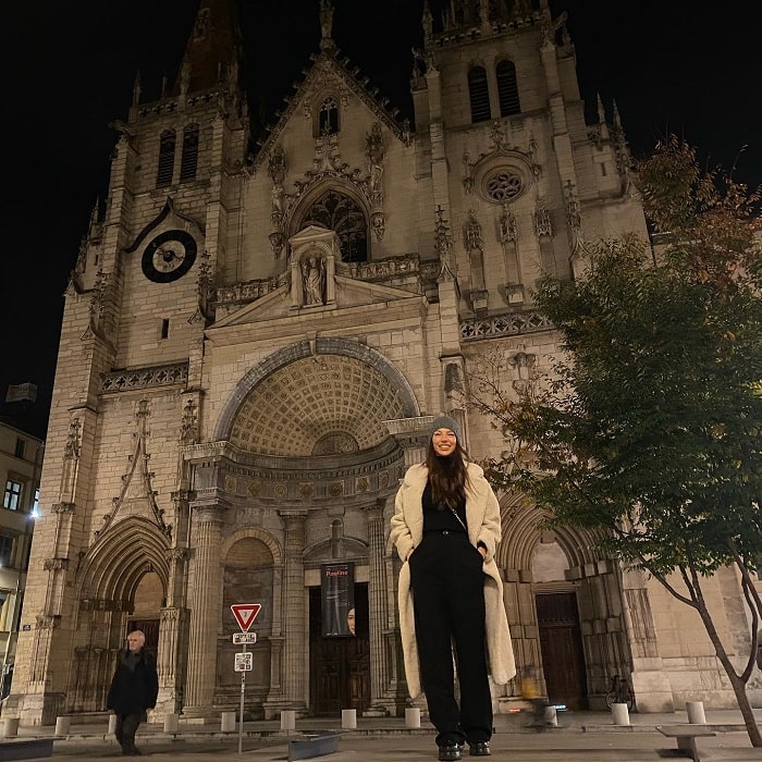 Check in nhà thờ Saint-Nizier Pháp