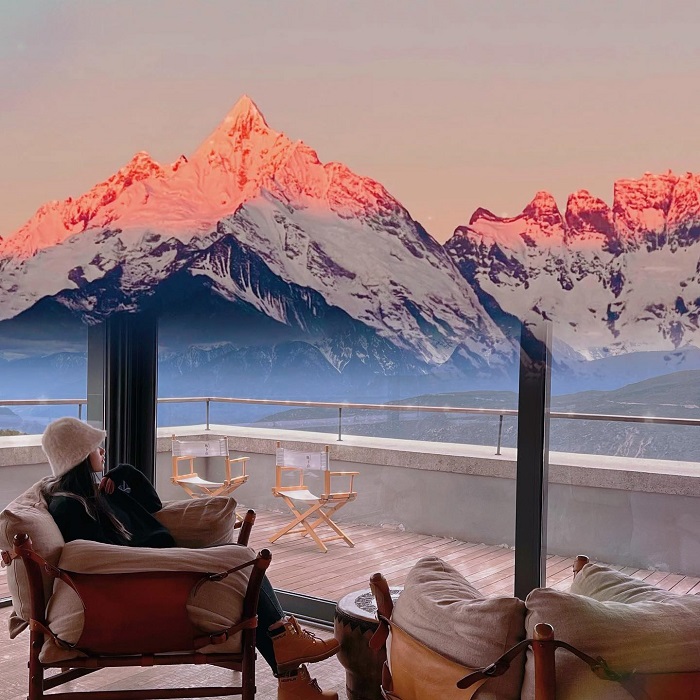 Chụp ảnh bình minh là việc cần làm và xem trên núi tuyết Mai Lí 