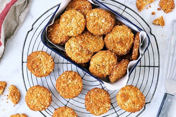 Món Bánh Anzac Biscuits New Zealand Truyền Thống Có Gì Hấp Dẫn?