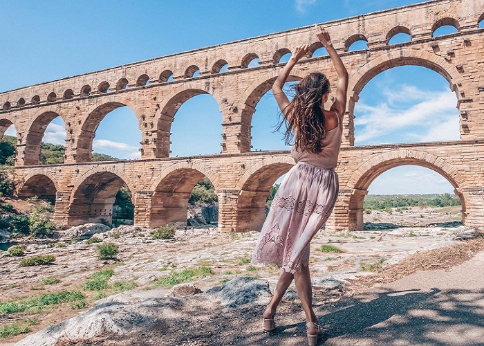 Ngỡ ngàng trước sự nguy nga tráng lệ của cây cầu Pont du Gard lịch sử của Pháp
