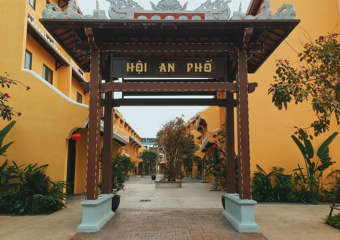 Phố cổ Bãi Cháy: Điểm check-in mới cho giới trẻ Quảng Ninh