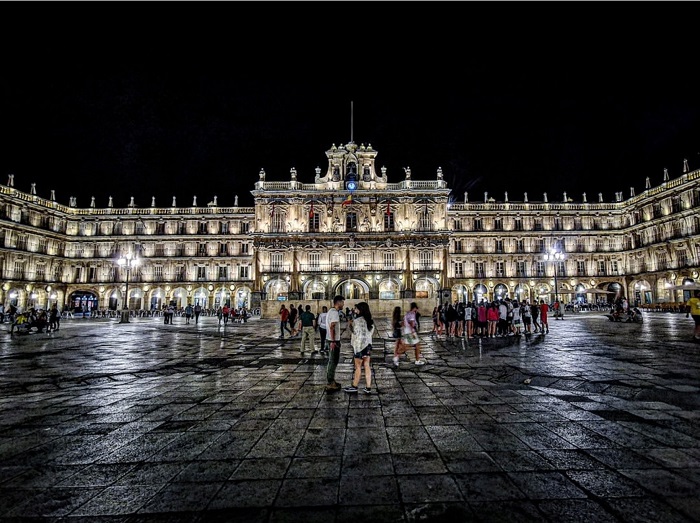 Ngẩn ngơ trước vẻ đẹp cổ kính và lãng mạn của thành phố Salamanca Tây Ban Nha