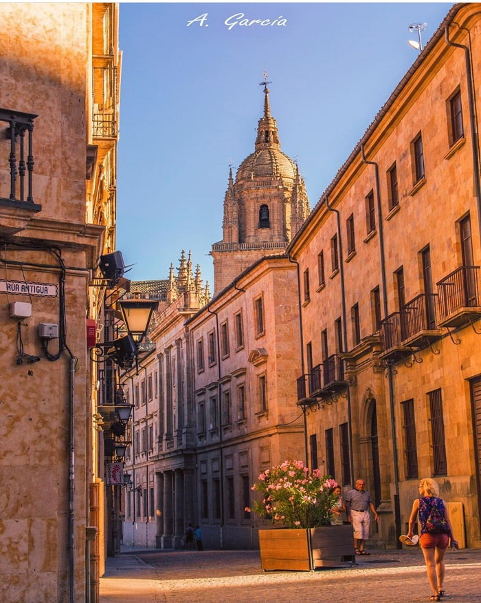 Ngẩn ngơ trước vẻ đẹp cổ kính và lãng mạn của thành phố Salamanca Tây Ban Nha