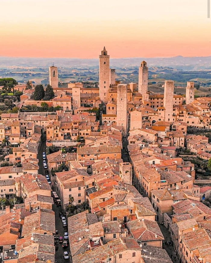 Ấn tượng thành phố San Gimignano với những tòa tháp từ thời Trung cổ