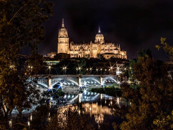 Ngẩn ngơ trước vẻ đẹp cổ kính và lãng mạn của thành phố Salamanca Tây Ban Nha