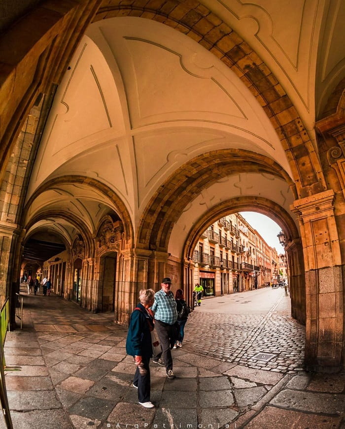 Ngẩn ngơ trước vẻ đẹp cổ kính và lãng mạn của thành phố Salamanca Tây Ban Nha