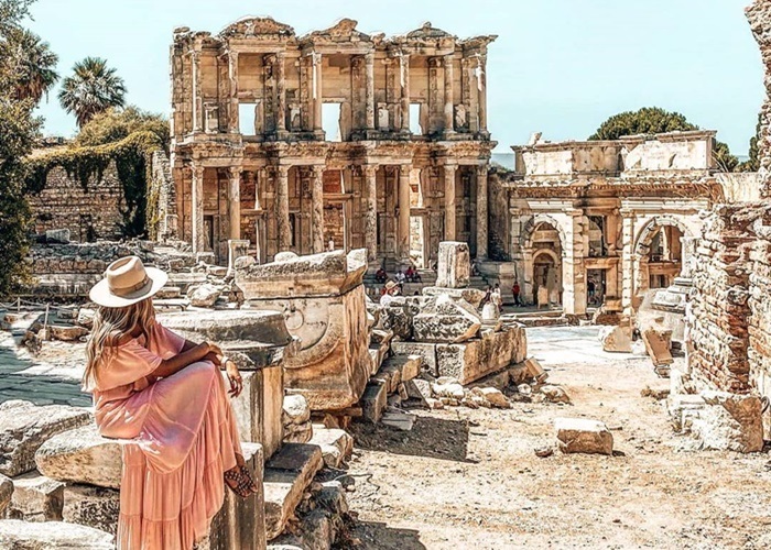 thư viện Celsus Ephesus ở thành phố cổ Thổ Nhĩ Kỳ
