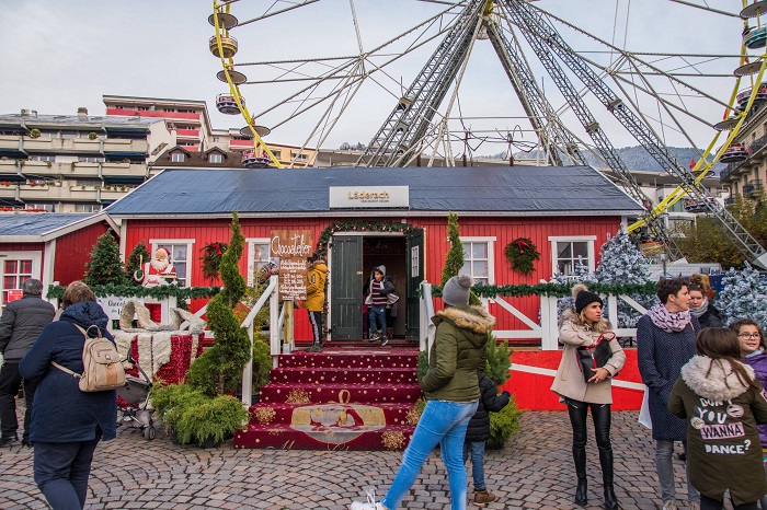 Quảng trường Yêu tinh ở Chợ Giáng sinh Montreux