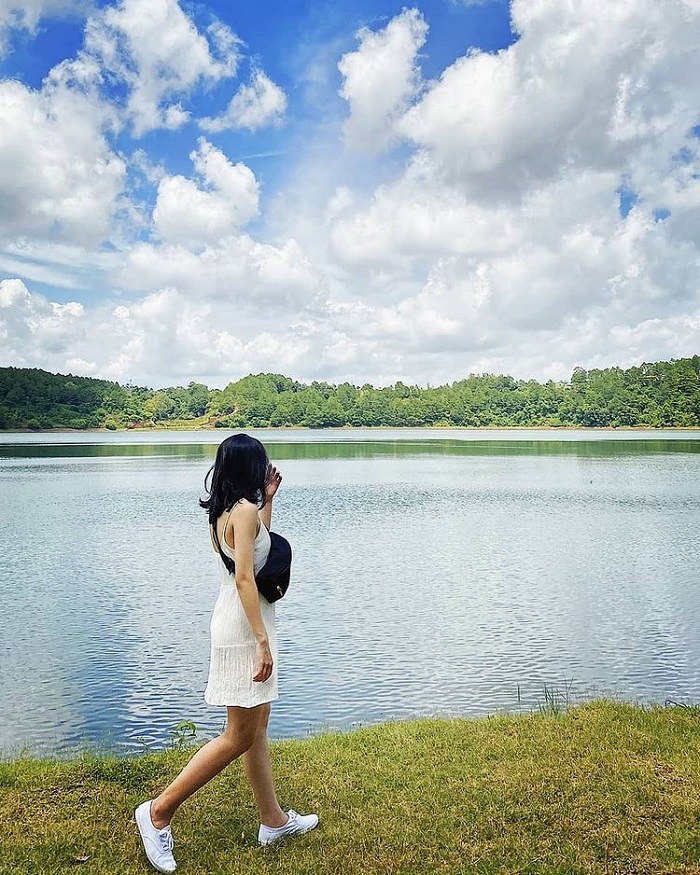 Beautiful lake in Gia Lai enchants visitors 