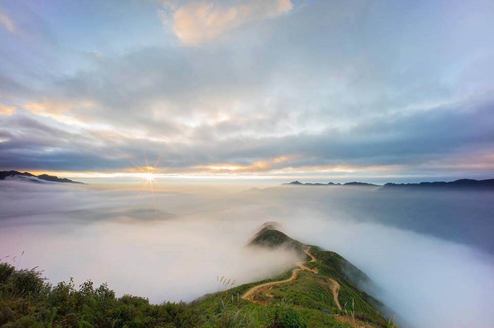 Beautiful cloud viewing spot in the North - Ta Xua