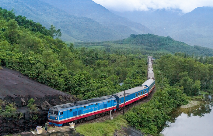 How to travel to Quang Tri - train