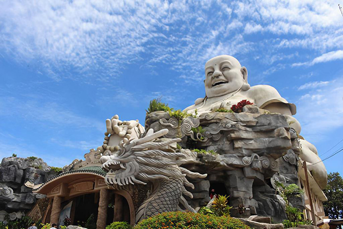 Viếng chùa Phật Lớn An Giang - Chùa có một tượng Phật Di Lặc rất lớn