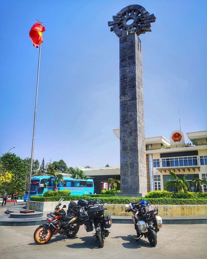 xe máy - phương tiện di chuyển phổ biến đến cửa khẩu Mộc Bài Tây Ninh