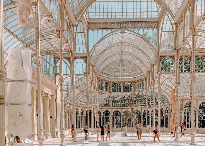 Cung điện pha lê trăm tuổi nằm ở Madrid Tây Ban Nha