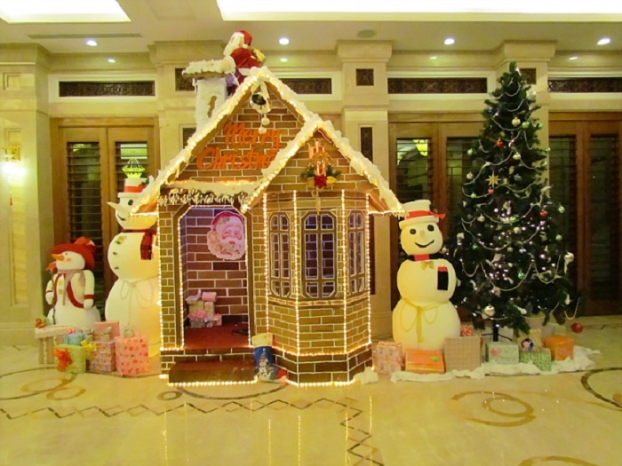 Place to welcome Christmas in Ha Long - entertainment area and commercial center Halong Marine Plaza