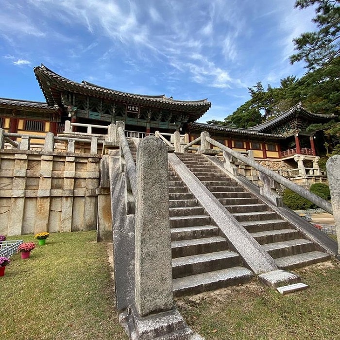 điều nên làm ở Gyeongju - tham quan đền Golgulsa
