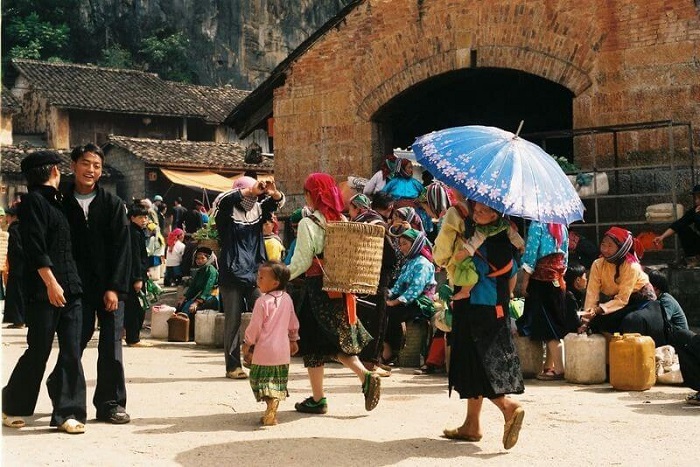 Chợ phiên Đồng Văn là 1 một trong những chợ phiên Hà Giang được yêu thích 