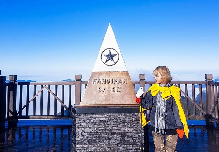 Chinh phục đỉnh Fansipan huyền thoại - Trải nghiệm khi du lịch Sapa tháng 12